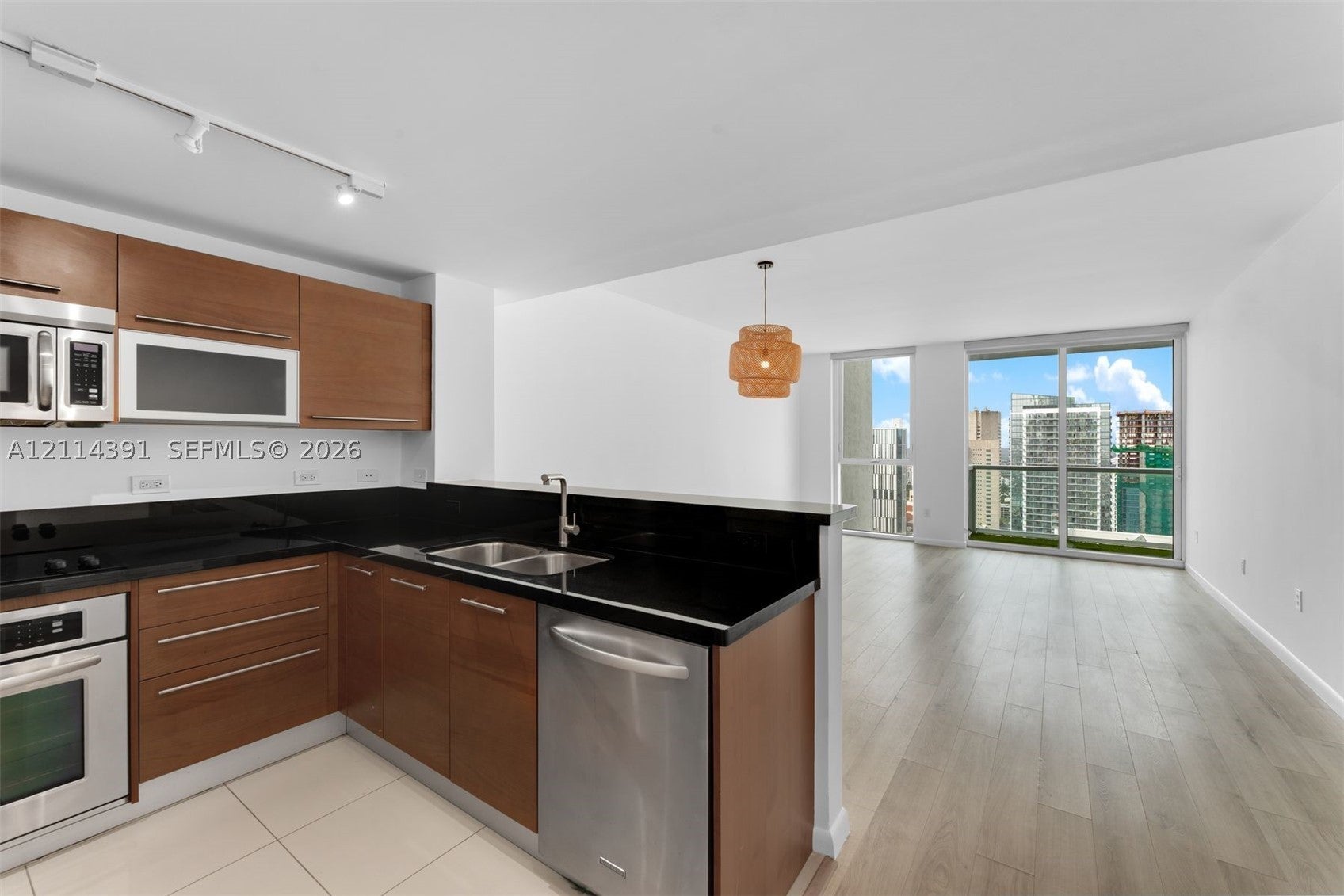 253 NE 2nd St 3706