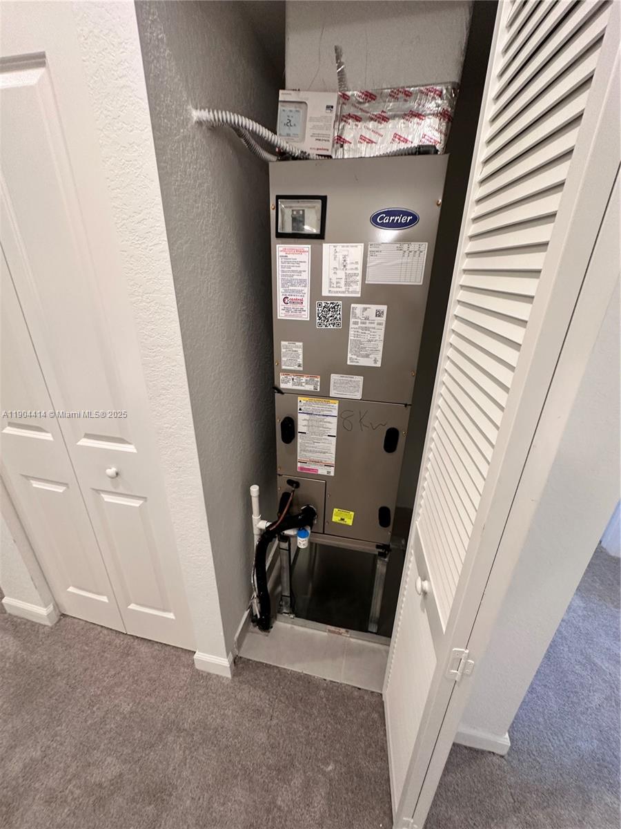 WINDSOR SQUARE - Residential Lease