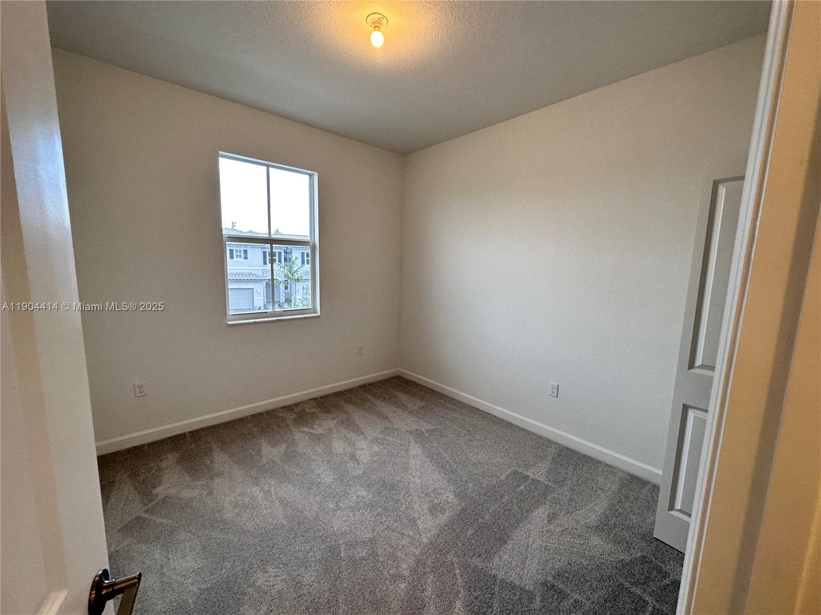 WINDSOR SQUARE - Residential Lease