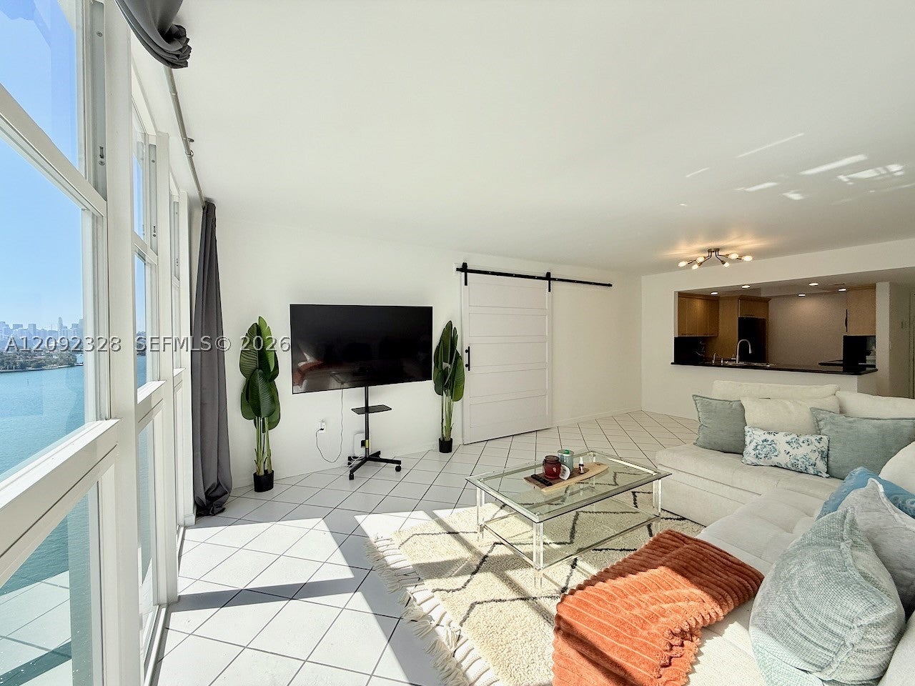 1228 West Ave 1415