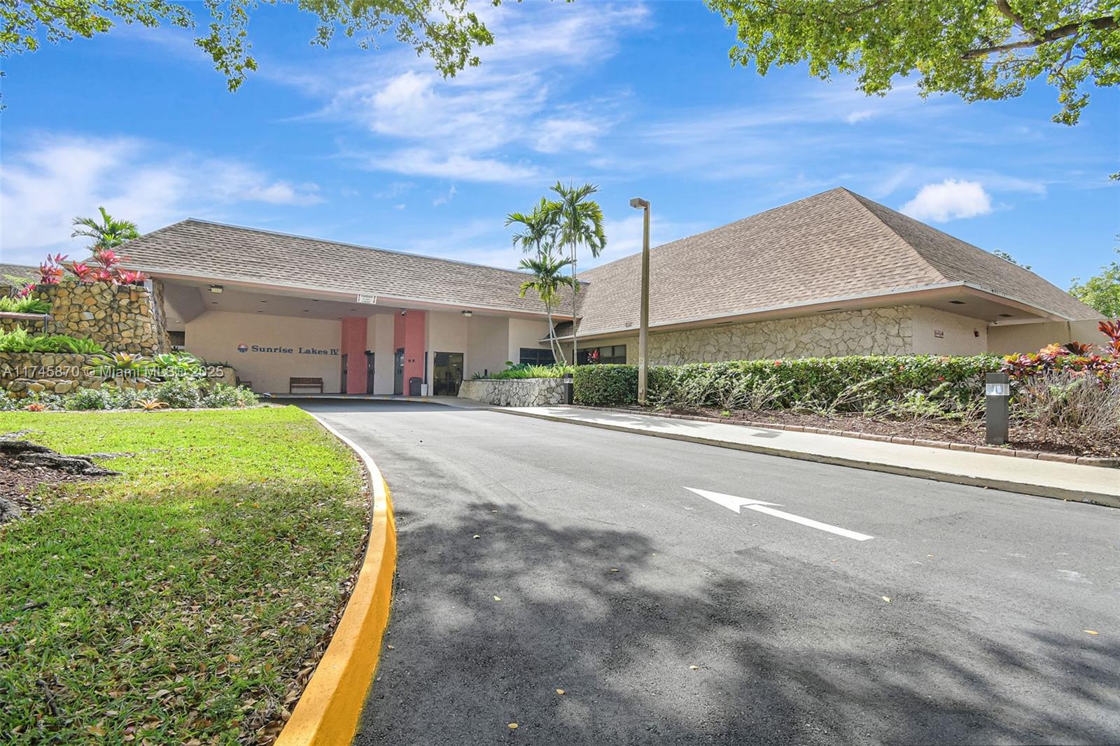 SUNRISE LAKES 210 CONDO - Residential