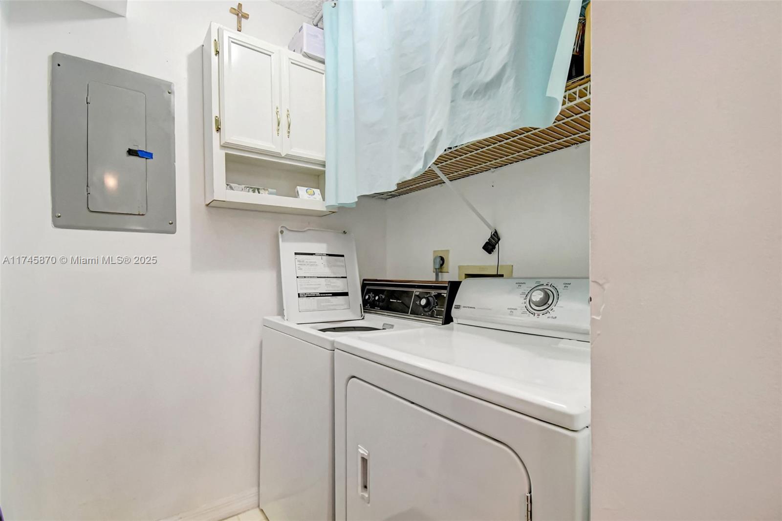 SUNRISE LAKES 210 CONDO - Residential