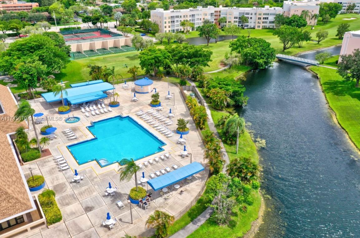 SUNRISE LAKES 210 CONDO - Residential