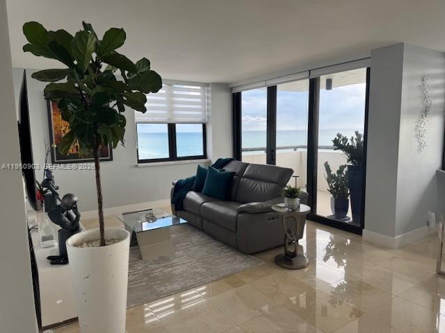 CLUB ATLANTIS CONDO - Residential