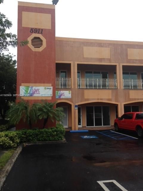 5911 NW 173rd Dr Hialeah FL 33015