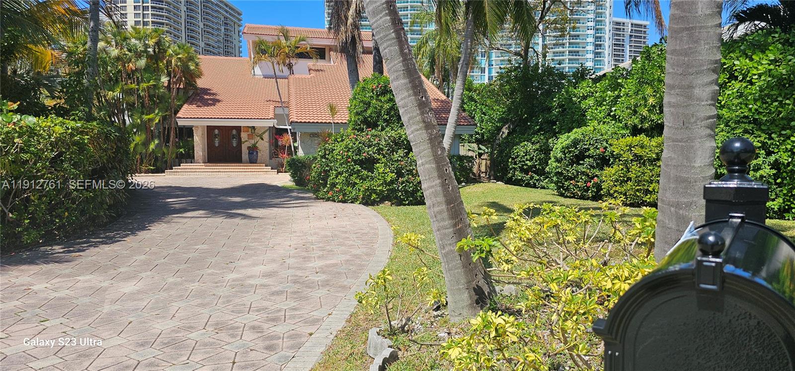 GOLDEN BEACH SEC E - Residential