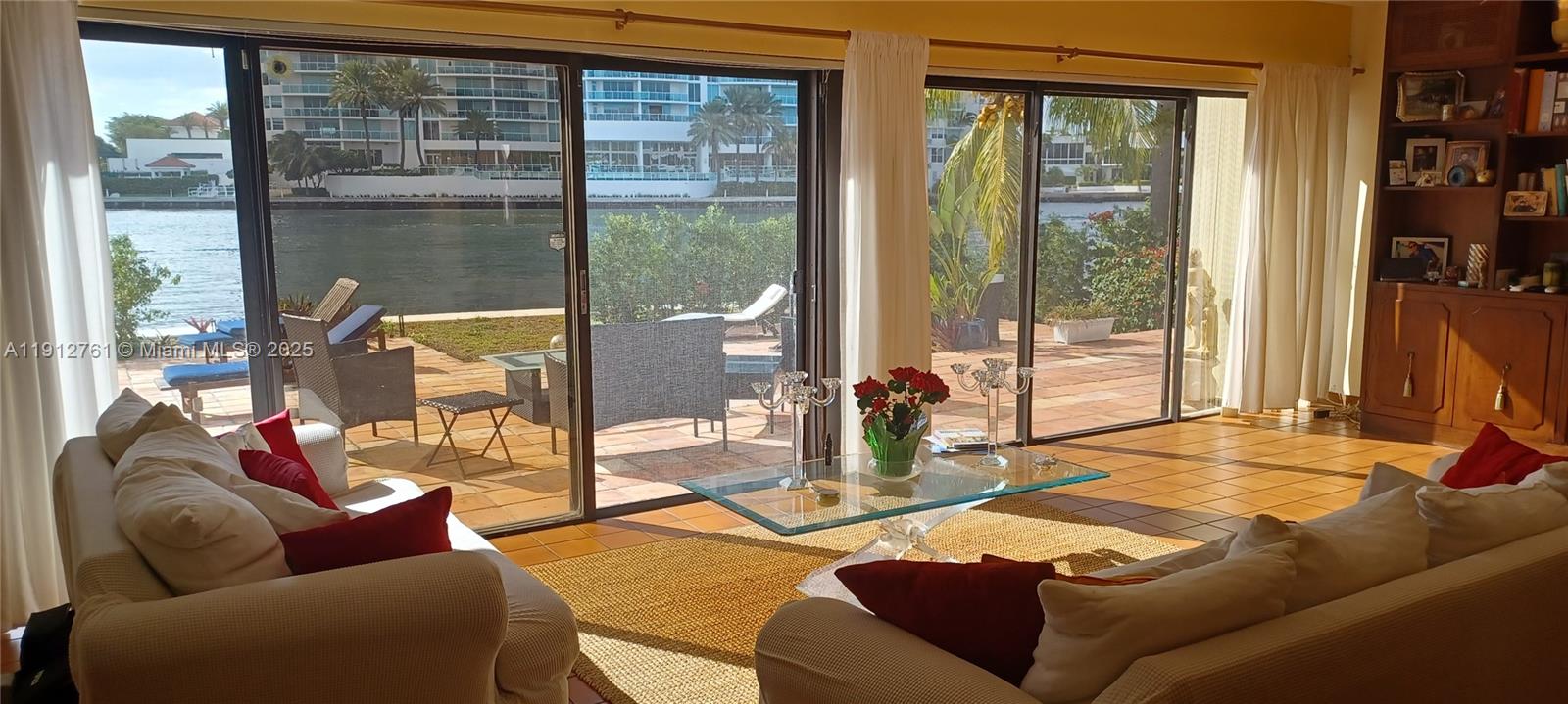 GOLDEN BEACH SEC E - Residential