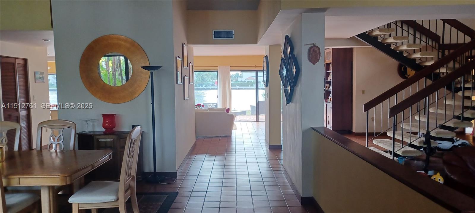 GOLDEN BEACH SEC E - Residential