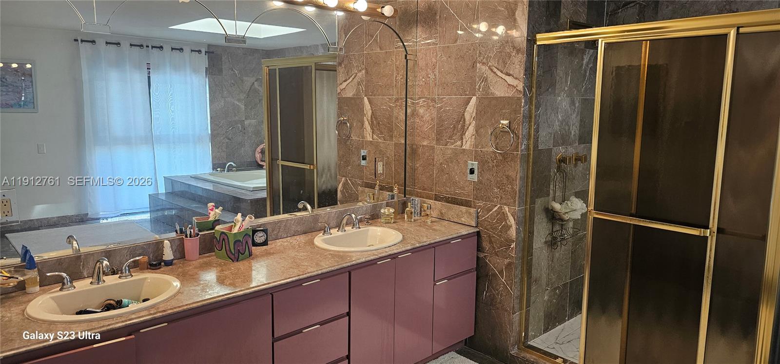 GOLDEN BEACH SEC E - Residential