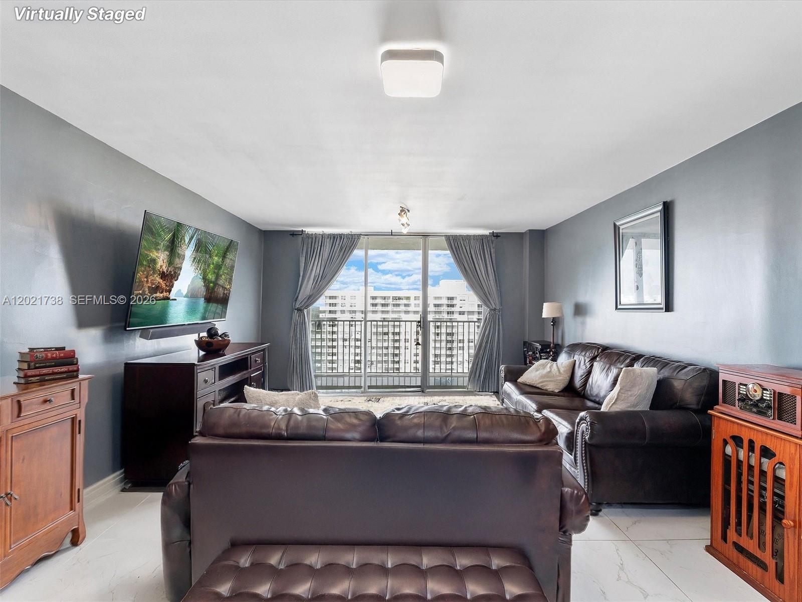 ADMIRALS PORT CONDO WEST - Residential