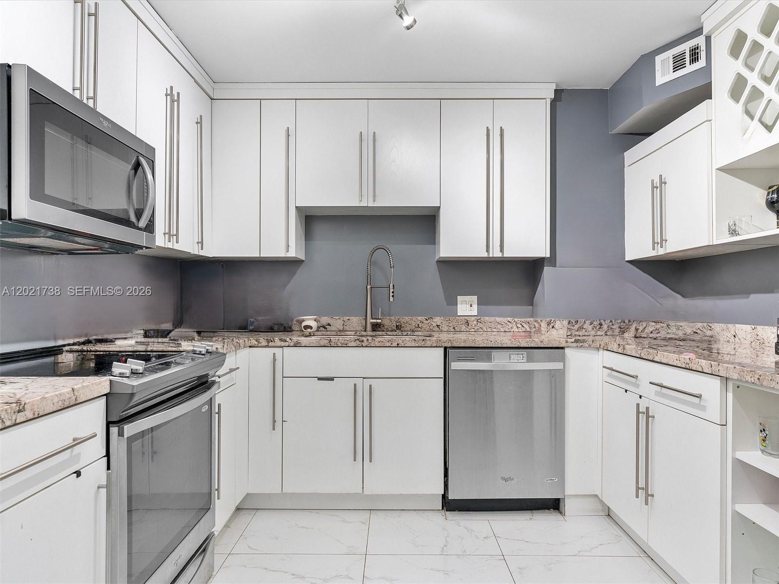 ADMIRALS PORT CONDO WEST - Residential