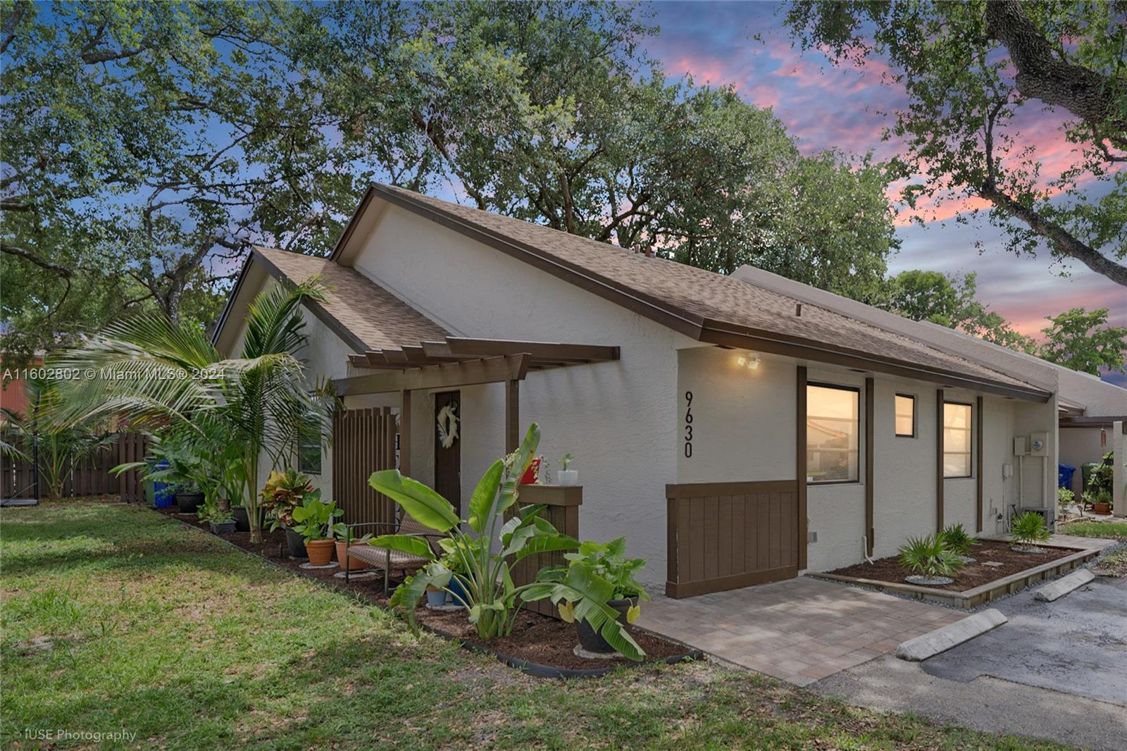 Gorgeous turnkey 3/2 corner unit at East Lake Villa Townhomes. This beauty features all stainless steel Samsung appliances. All the remodeling was completed in 2018, including roof, porcelain ceramic tile floors, quartz countertops, custom made oversized slow closing cabinets and drawers, recessed lighting and ac system running on cloudy boy. Custom black out curtains in every room. All brand new doors throughout. Newly pavered backyard and front yard entrance. Two assigned parking spots located in the front of the property. Pre-inspection report attached to the listing. Per HOA: min credit score for buyers 650. No leasing first 3 years of ownership. Great for First time home buyers. Low HOA of $130 monthly. Please include DU and HOA Addentum when submitting an offer.