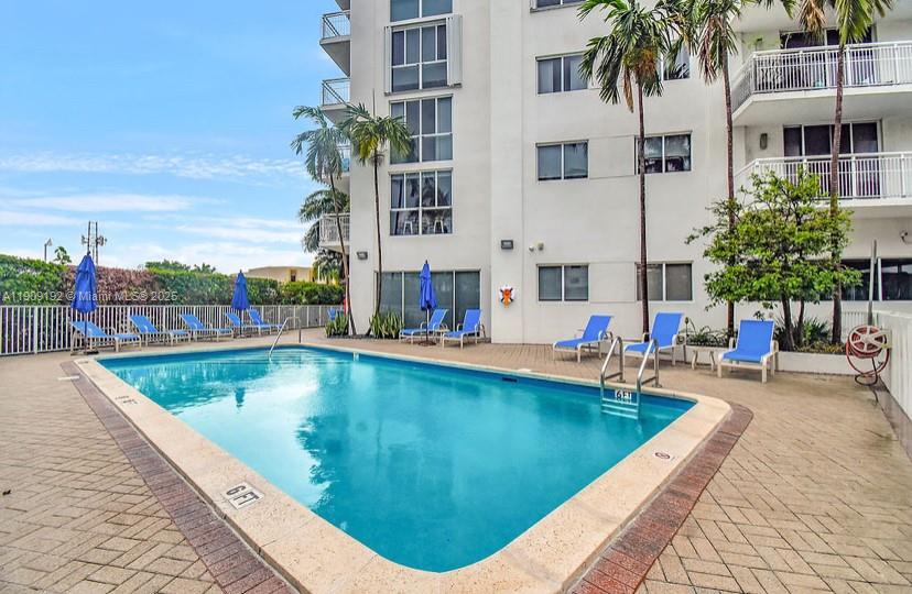 WEST BAY PLAZA CONDO - Residential