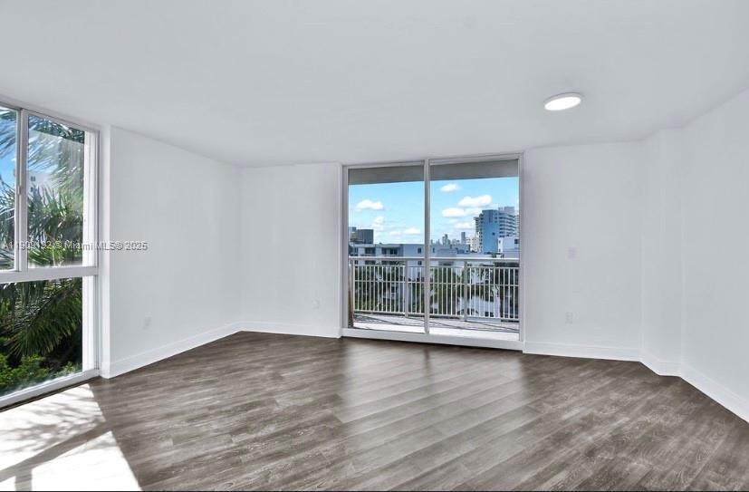 WEST BAY PLAZA CONDO - Residential