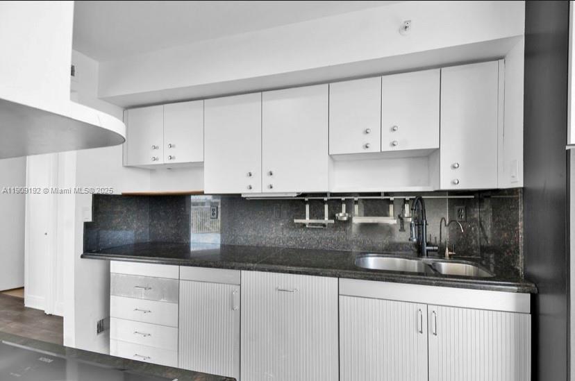 WEST BAY PLAZA CONDO - Residential