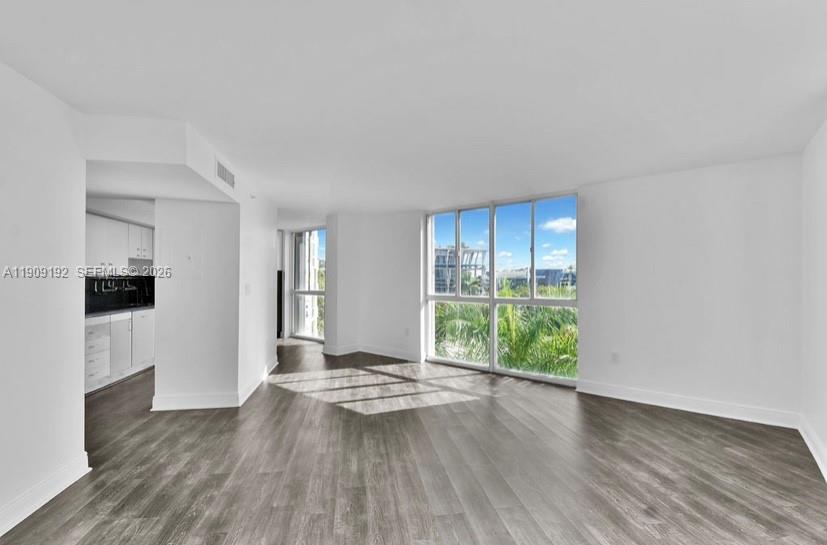 WEST BAY PLAZA CONDO - Residential