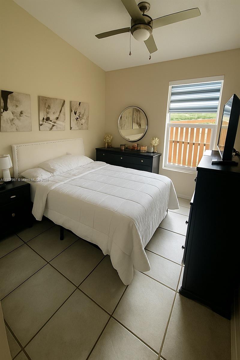 COUNTRY LAKE MANORS TOWNH - Residential