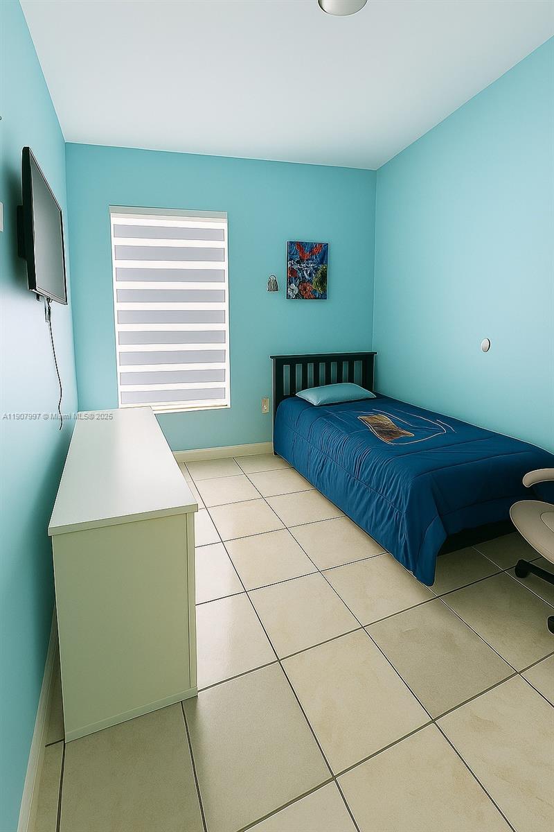 COUNTRY LAKE MANORS TOWNH - Residential