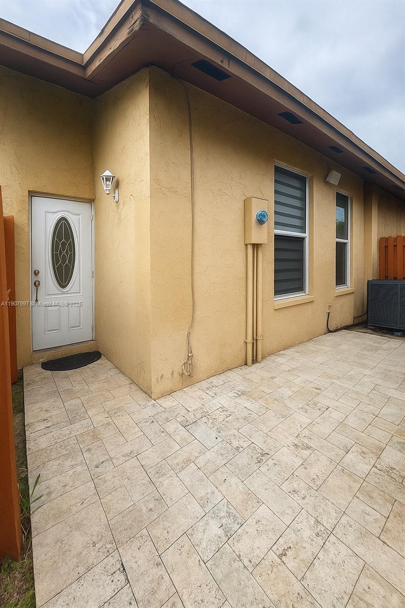 COUNTRY LAKE MANORS TOWNH - Residential