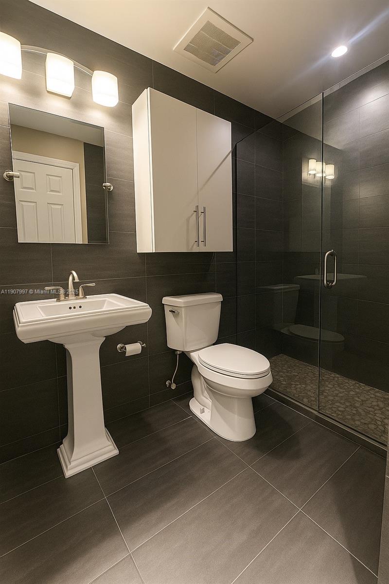 COUNTRY LAKE MANORS TOWNH - Residential