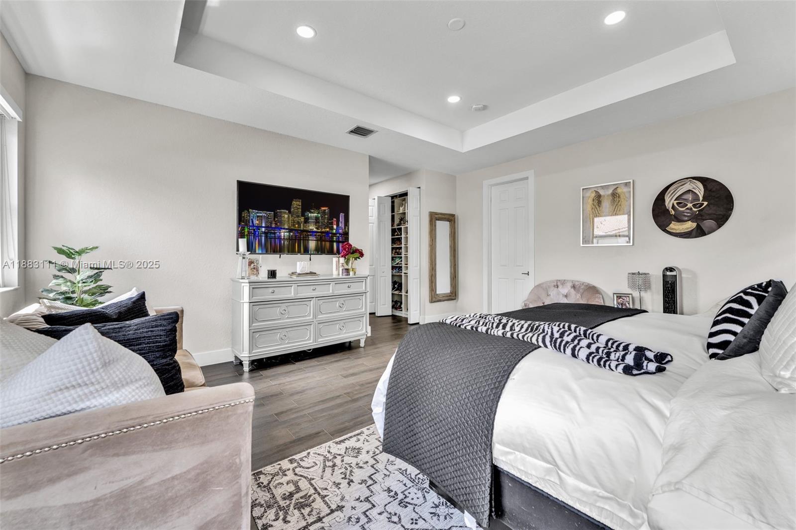DORAL BREEZE - Residential Lease