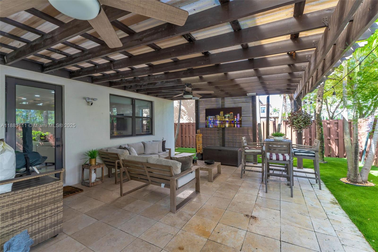 DORAL BREEZE - Residential Lease