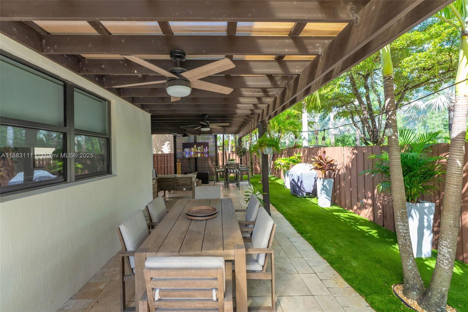 DORAL BREEZE - Residential Lease