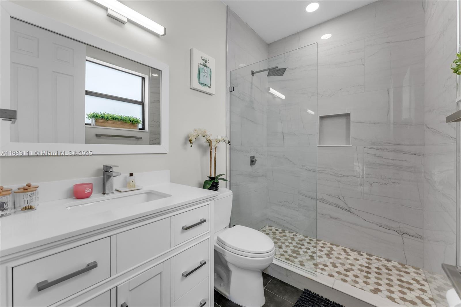 DORAL BREEZE - Residential Lease