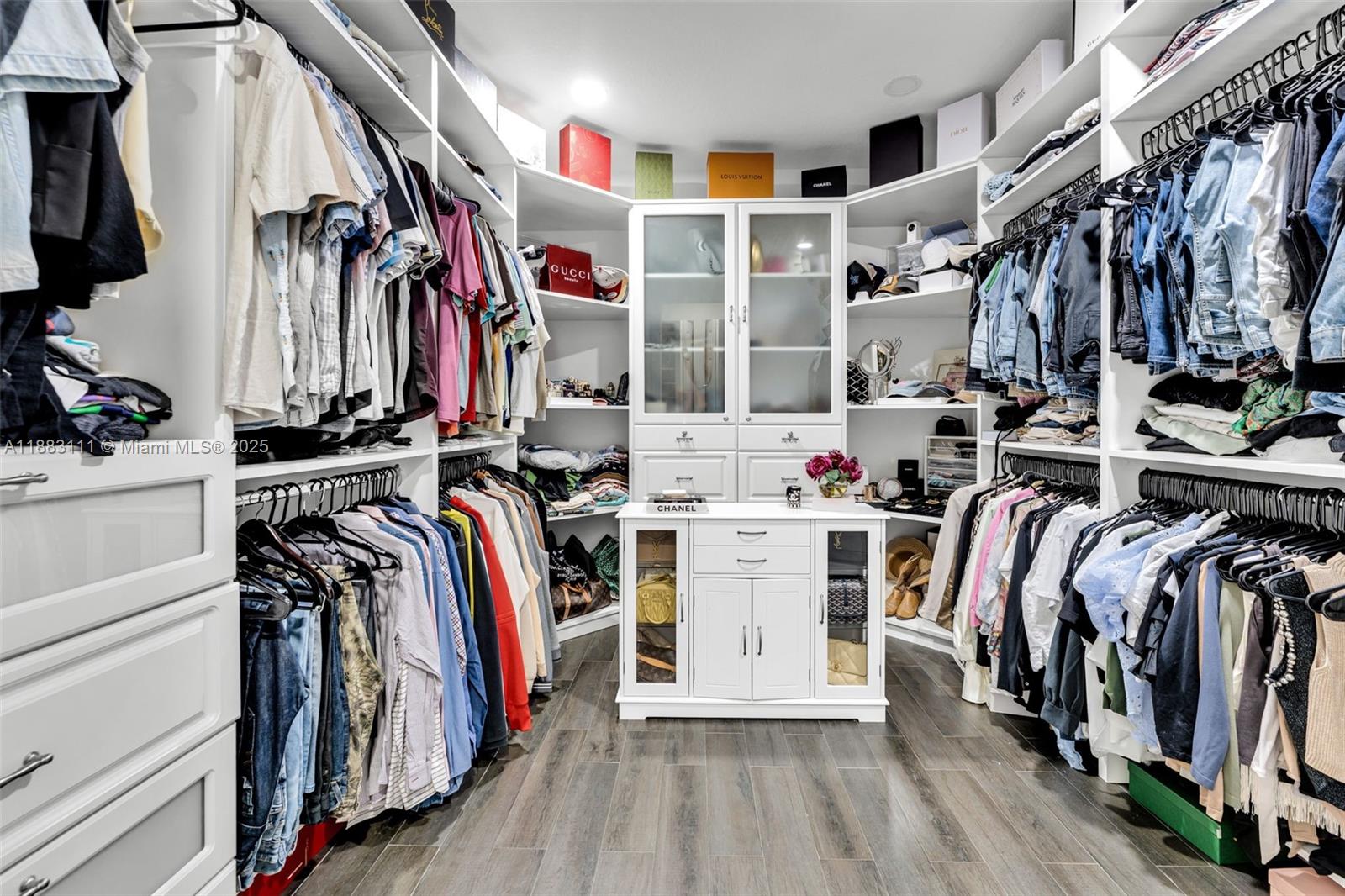 DORAL BREEZE - Residential Lease