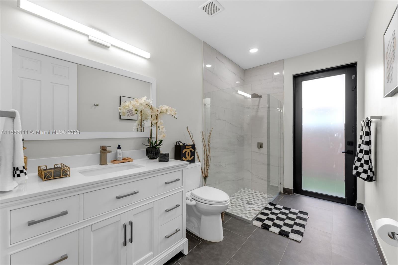 DORAL BREEZE - Residential Lease