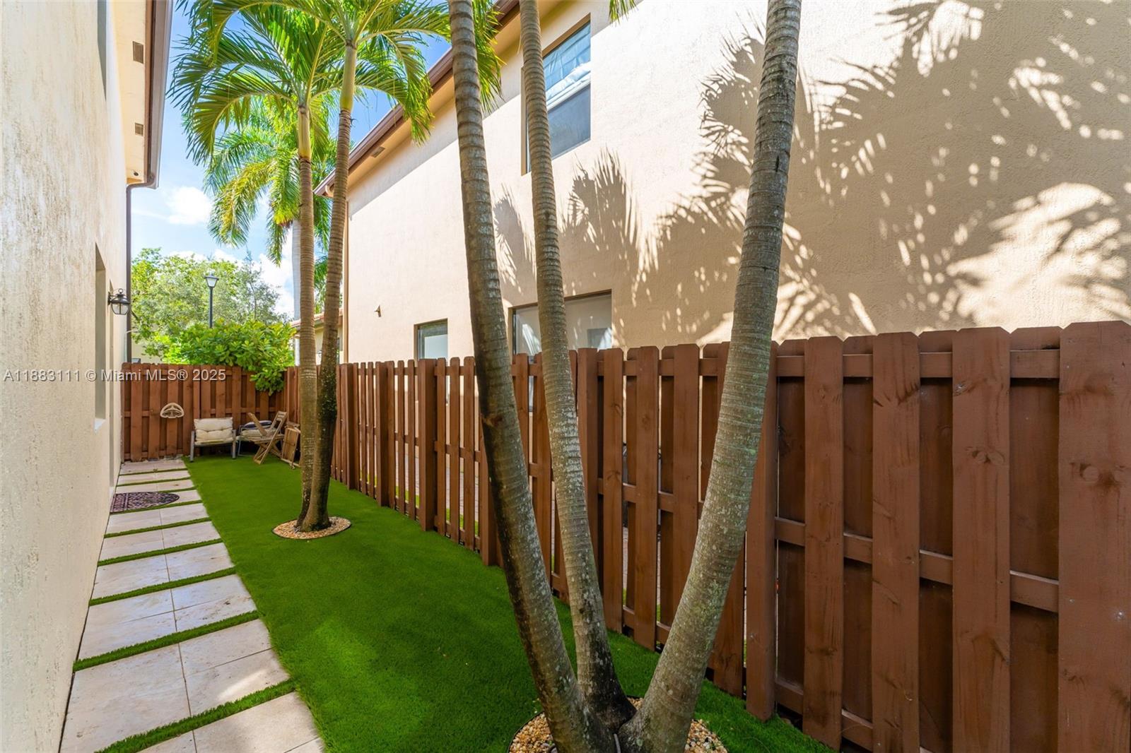 DORAL BREEZE - Residential Lease