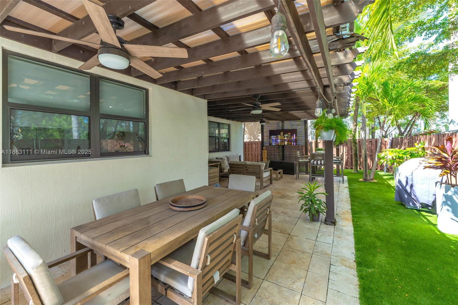 DORAL BREEZE - Residential Lease