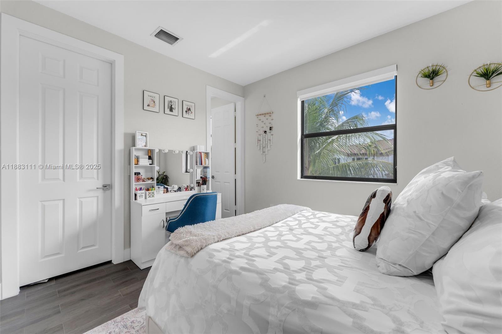 DORAL BREEZE - Residential Lease