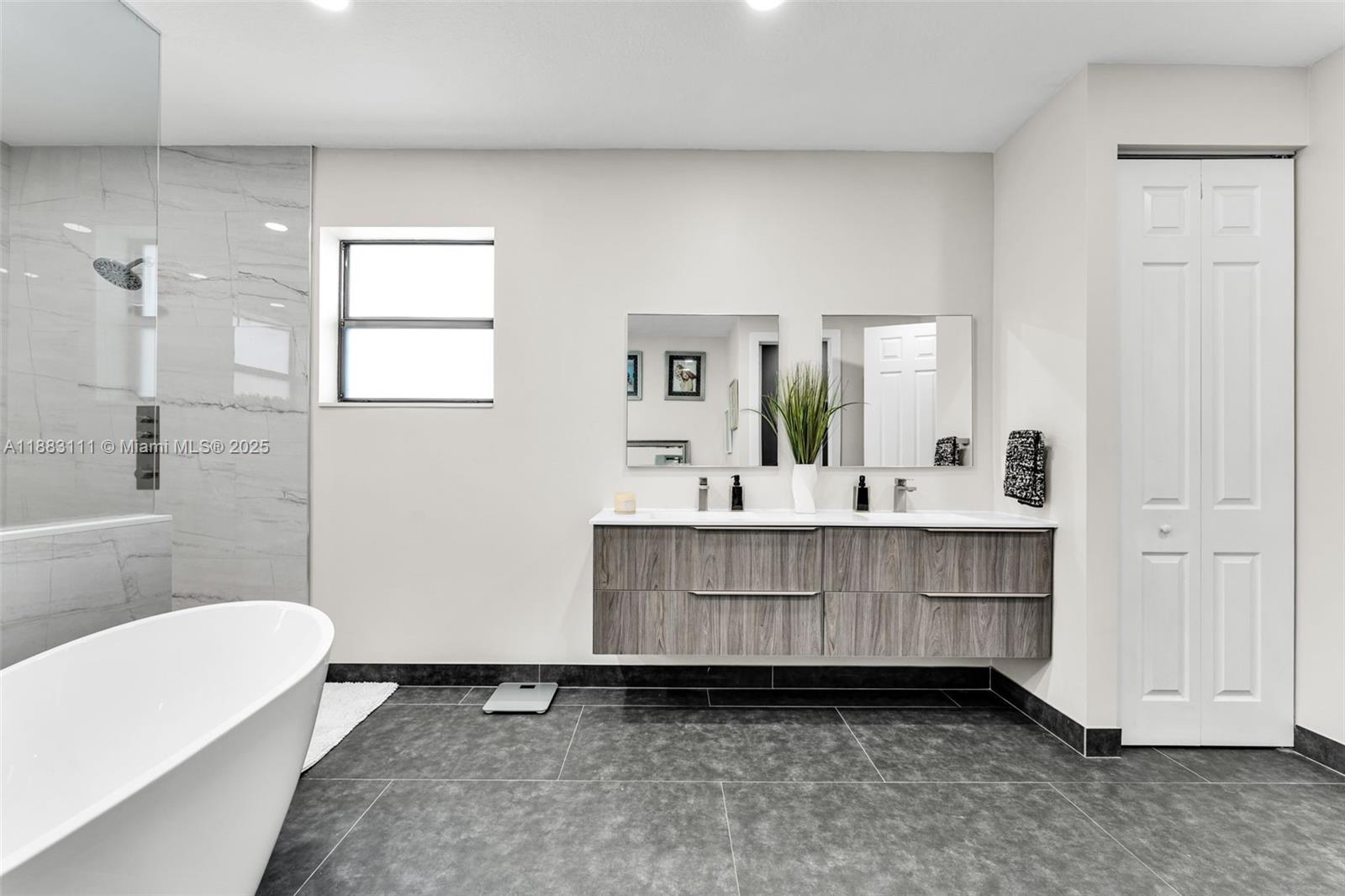 DORAL BREEZE - Residential Lease