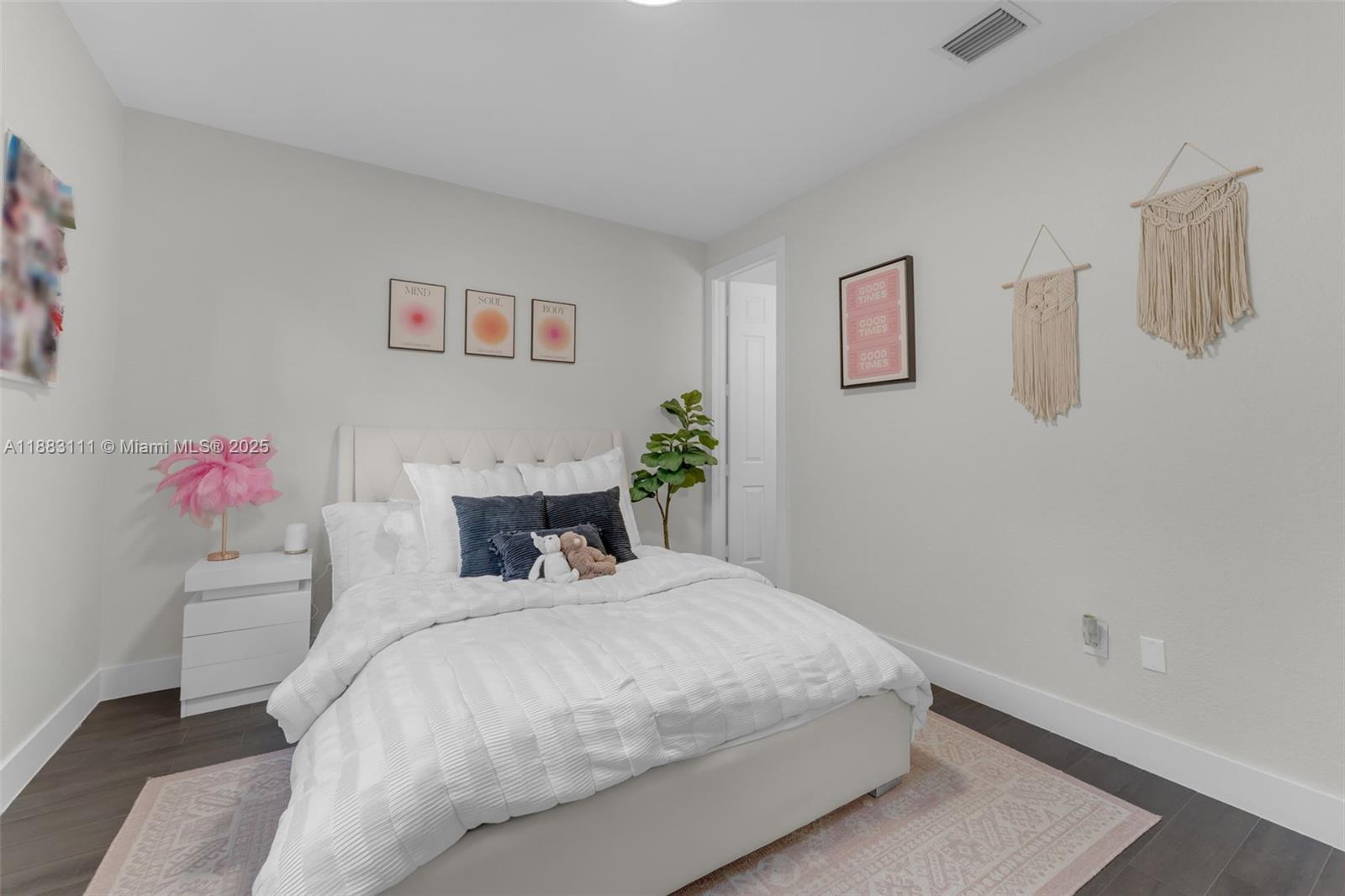 DORAL BREEZE - Residential Lease