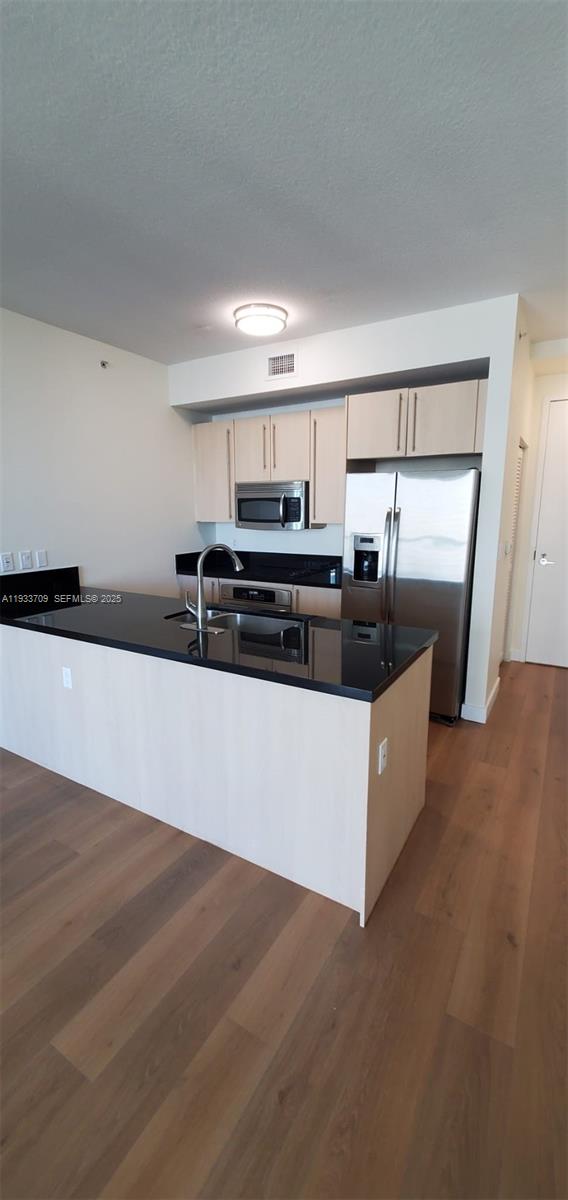 79 SW 12th St 2411-S