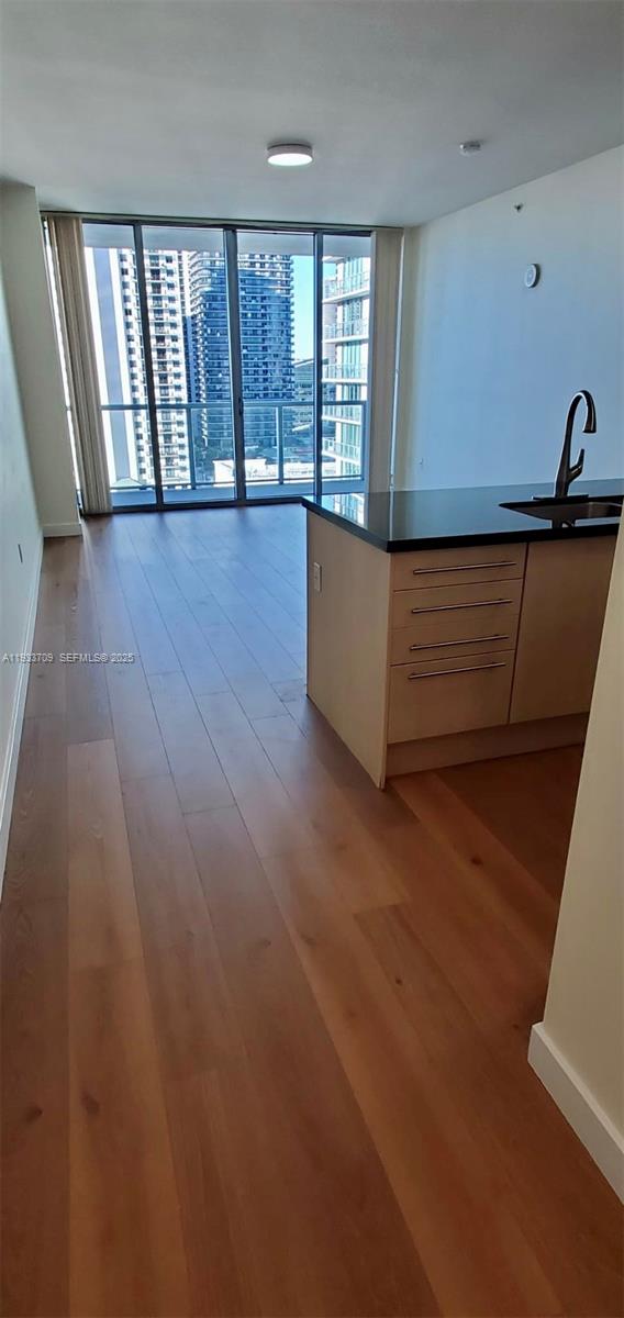 79 SW 12th St 2411-S