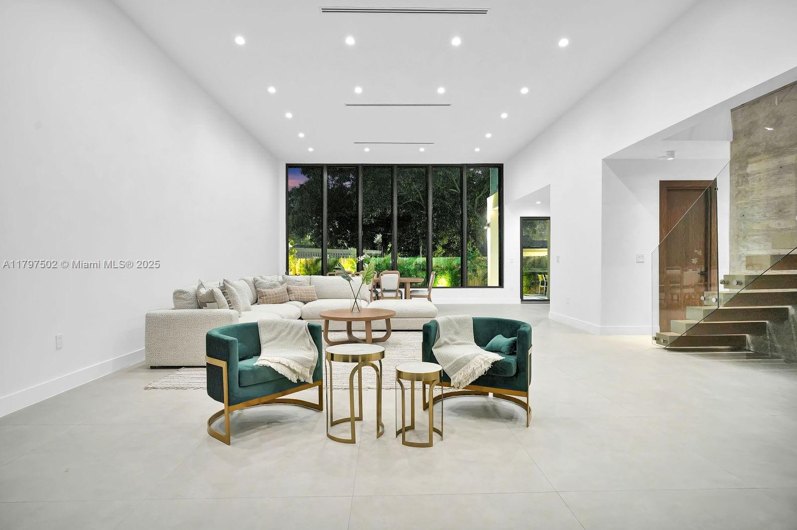 COLUMBIA PARK CORR PL - Residential