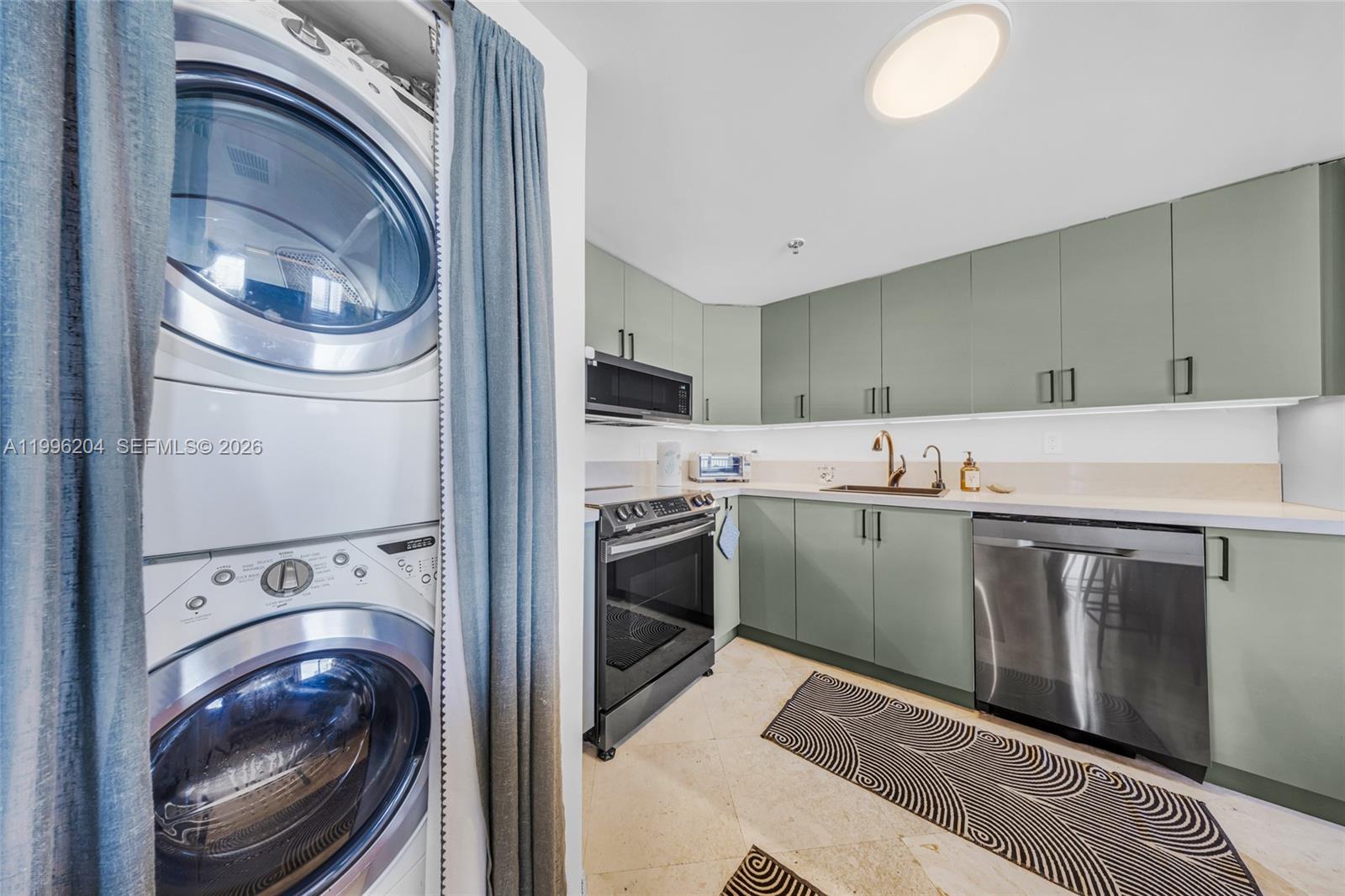 BAYVIEW PLAZA CONDO - Residential