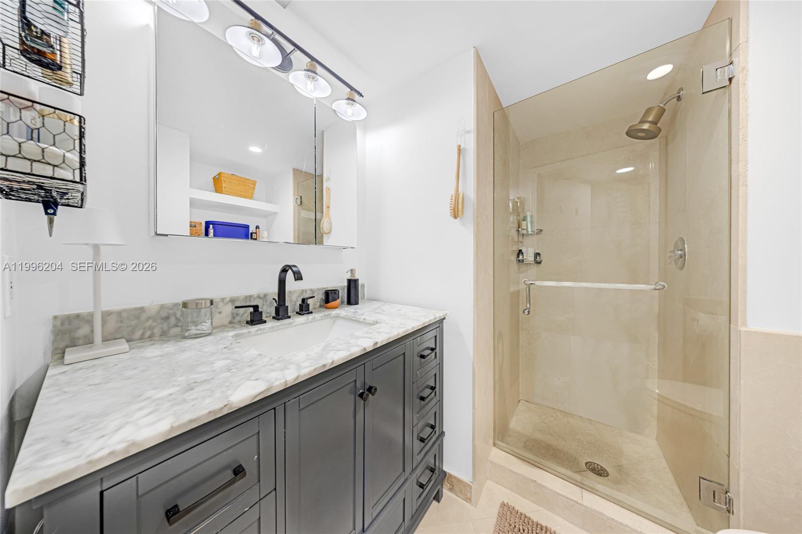 BAYVIEW PLAZA CONDO - Residential