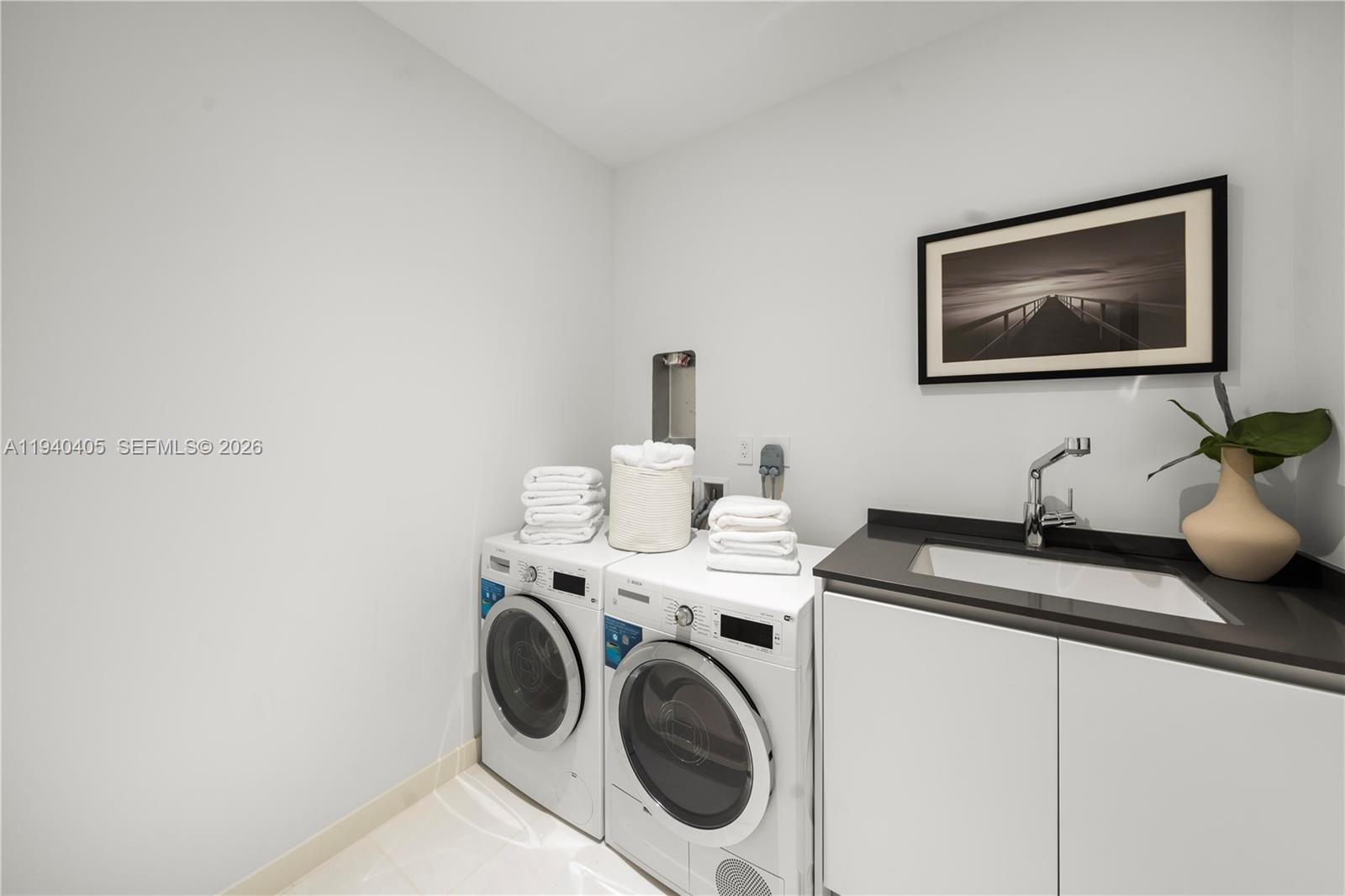 ASTON MARTIN RESIDENCES - Residential