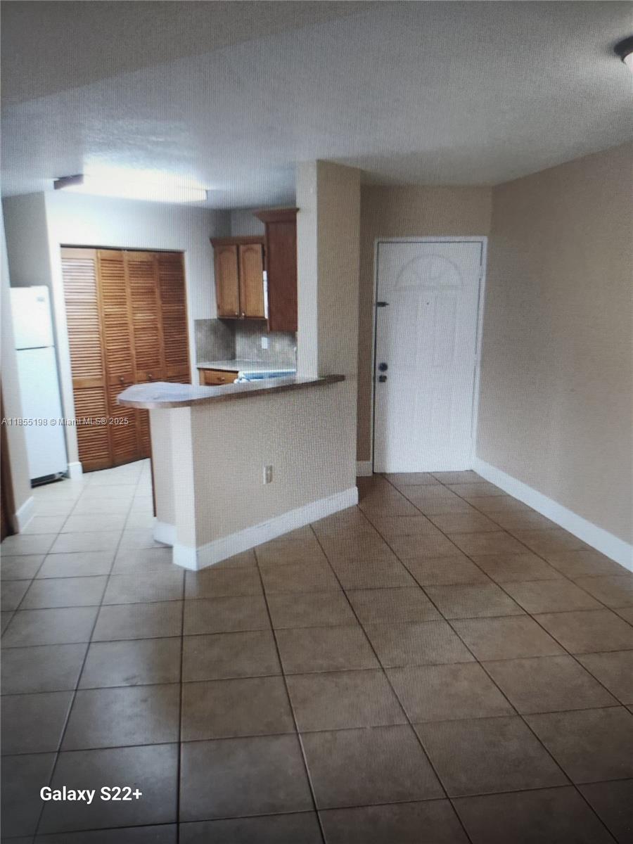 Nice and spacious 2 bedrooms & 2 full bathrooms on 1st flloor. Open kitchen, tile floors, washer and dryer, master bedroom with bathroom in suite and walk in closet. Gated community with swimming pool and great location on Hialeah.