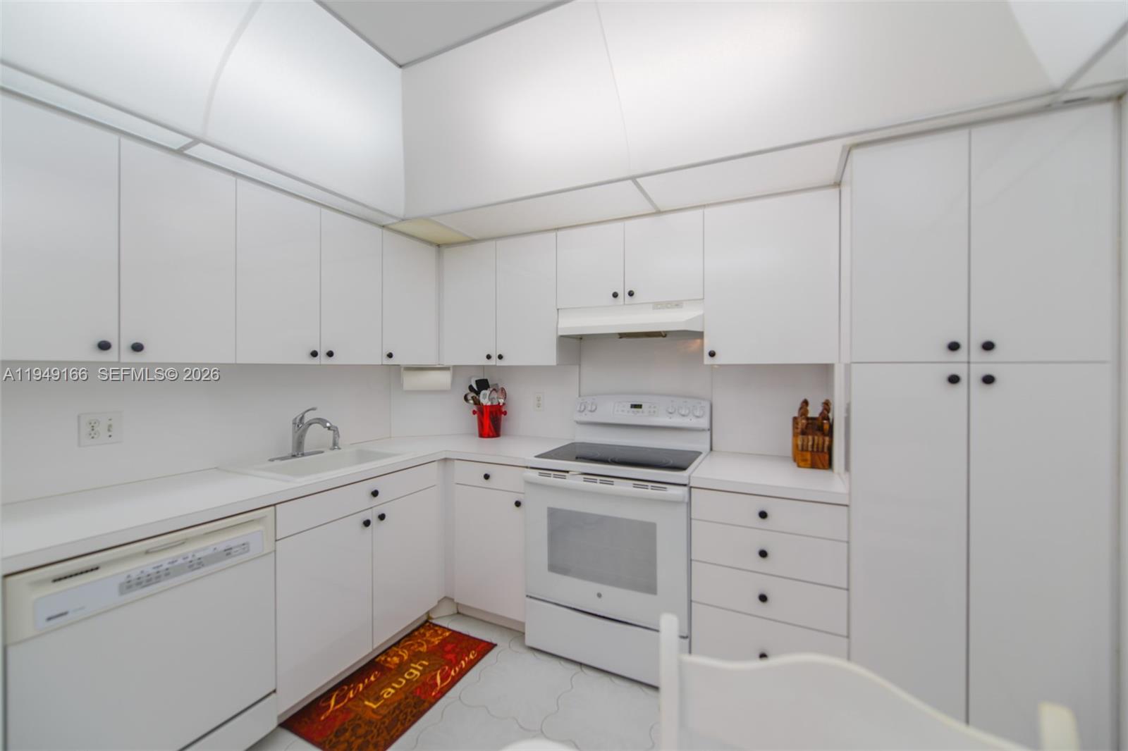 HEMISPHERES CONDO - Residential