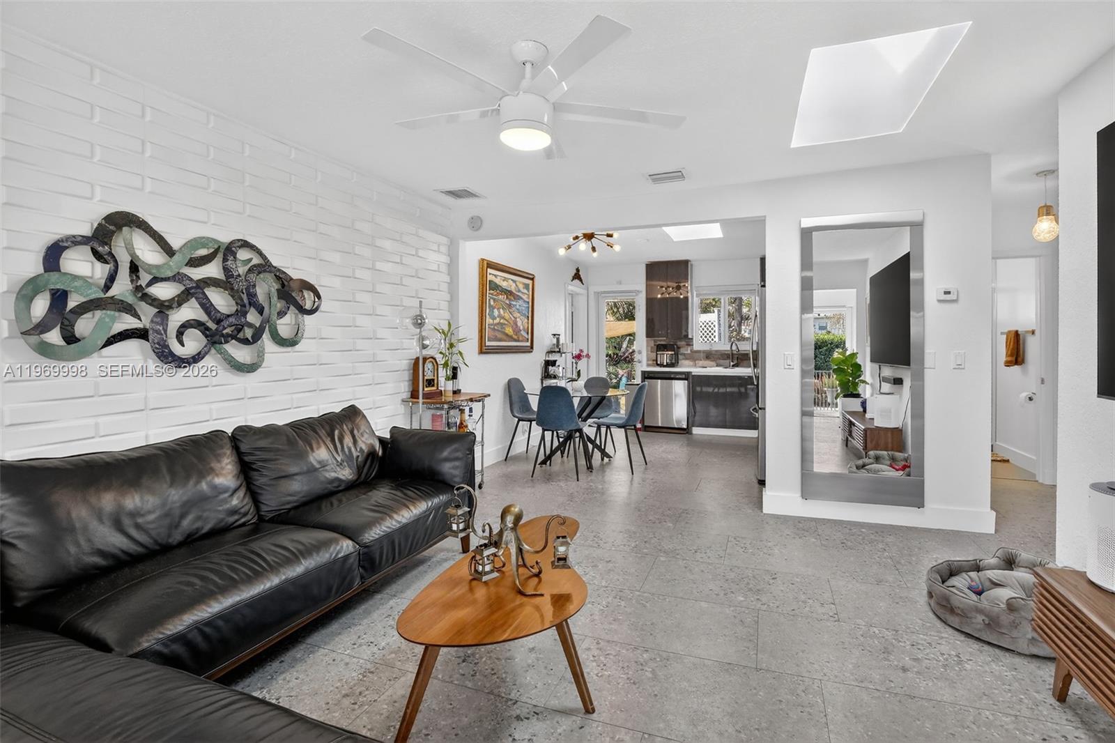 DIXIE GARDENS - Residential