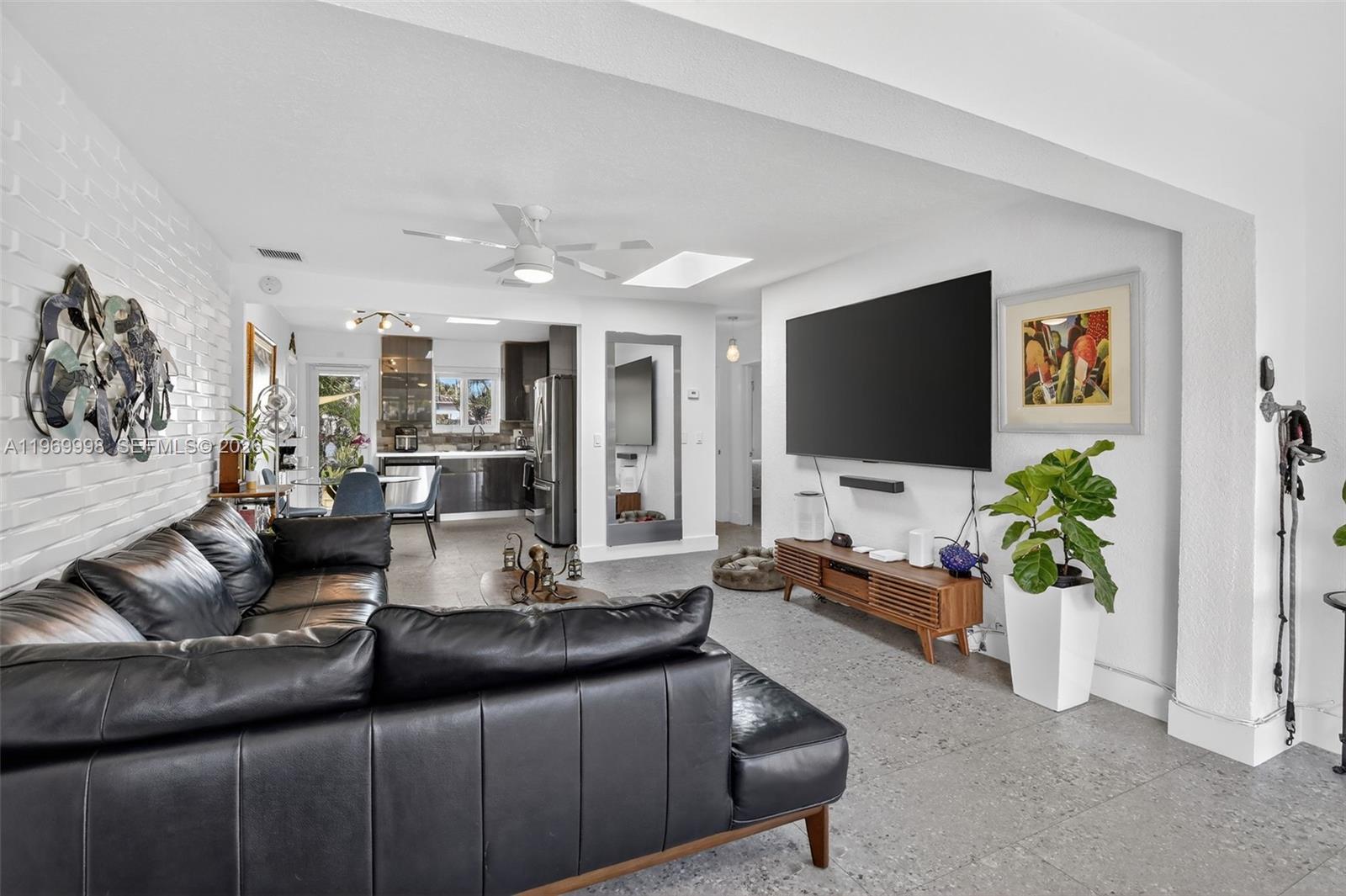 DIXIE GARDENS - Residential