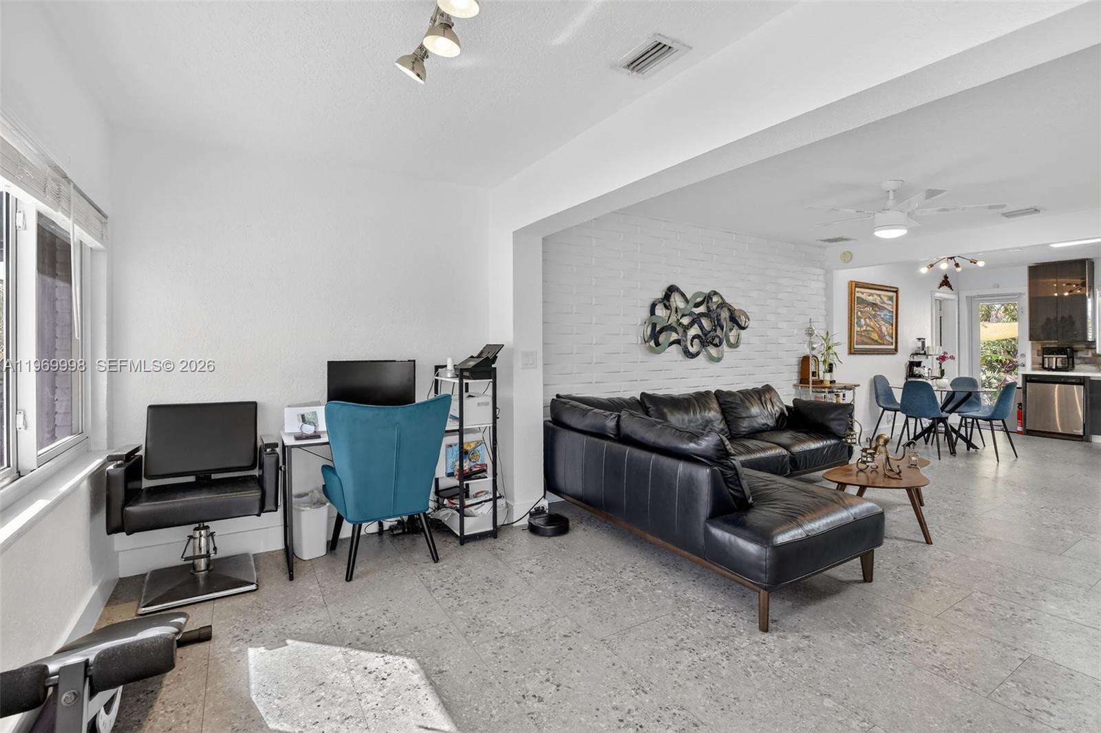 DIXIE GARDENS - Residential