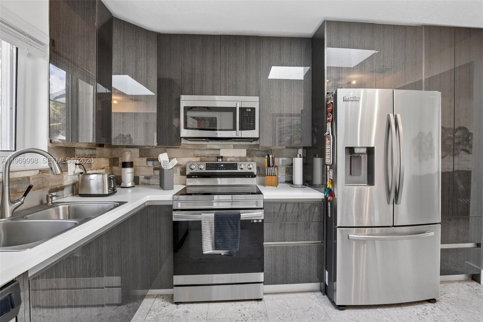 DIXIE GARDENS - Residential