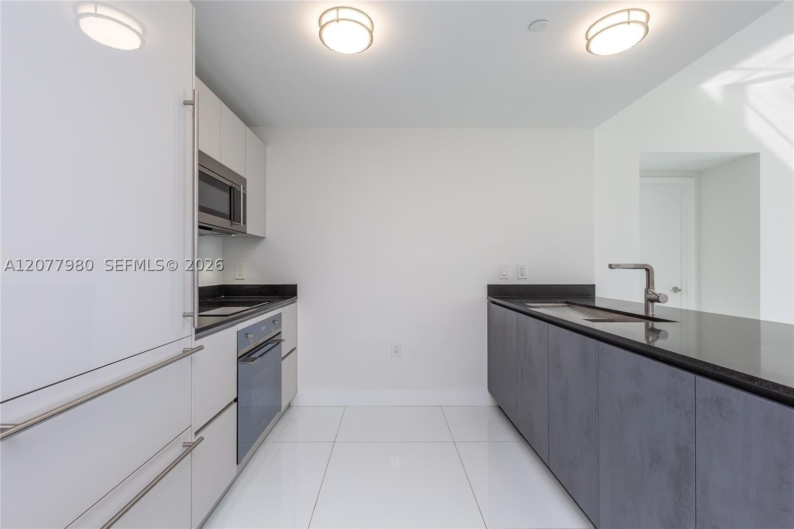 1010 Brickell Ave 1402
