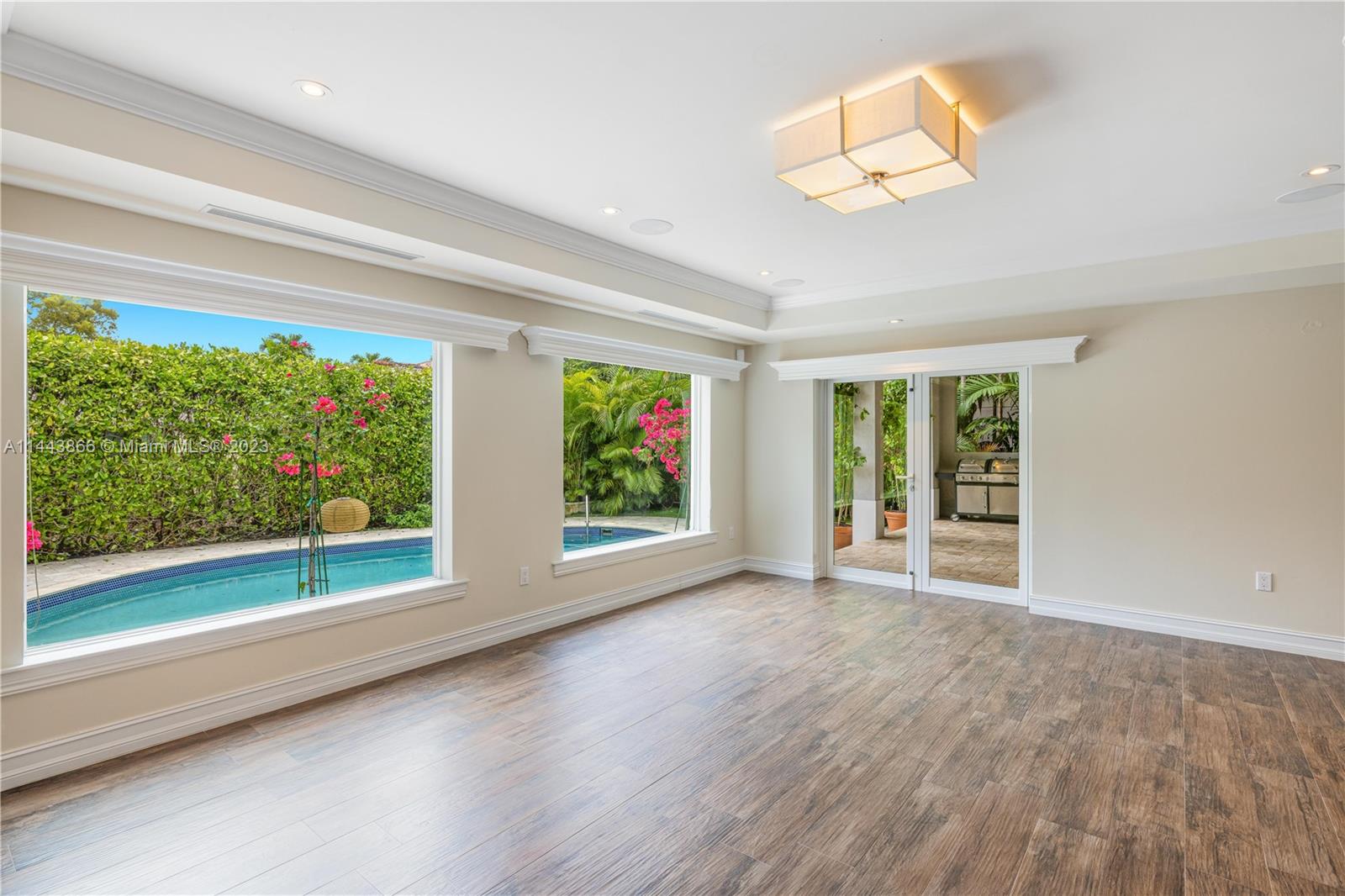 NAUTILUS SUB - Residential