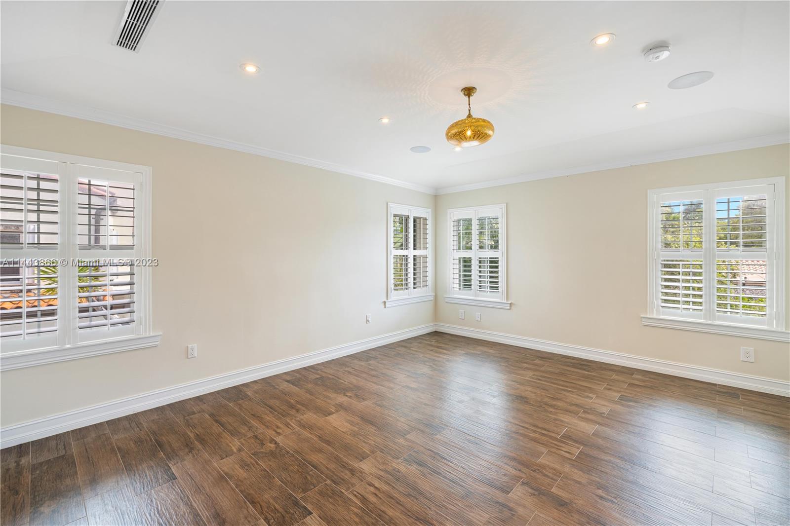 NAUTILUS SUB - Residential